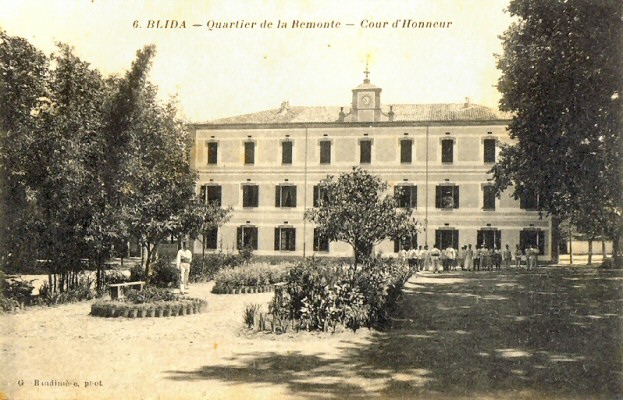 Cour d'honneur du Quartier de la Remonte